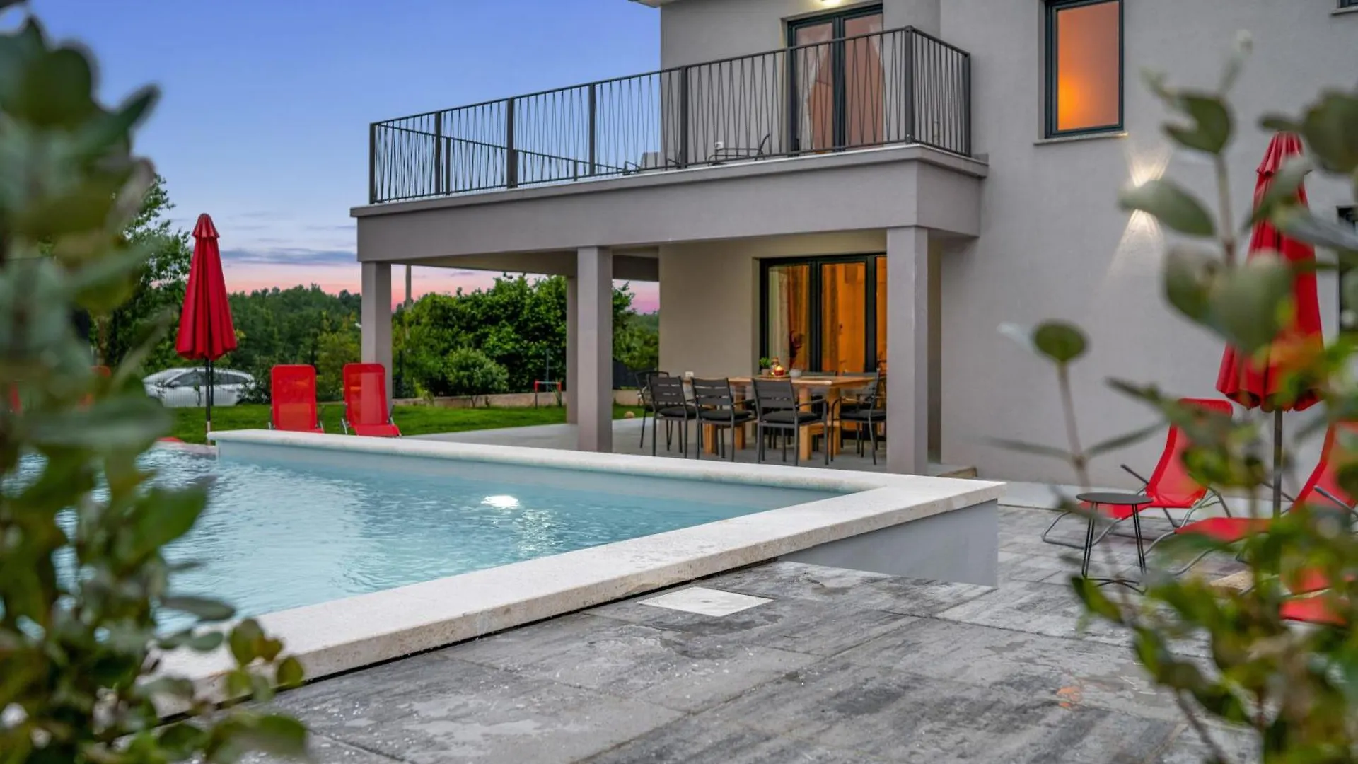 Villa Family Love Mit Garten Und Spielplatz Mali Turini