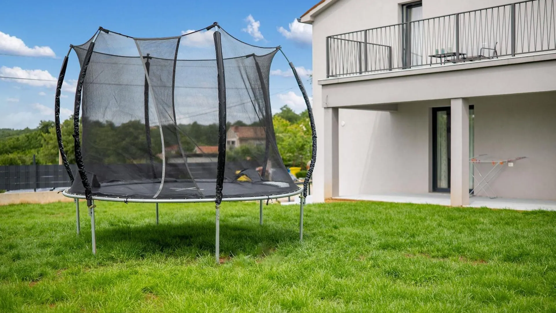 Villa Family Love Mit Garten Und Spielplatz Mali Turini Semesterbostad