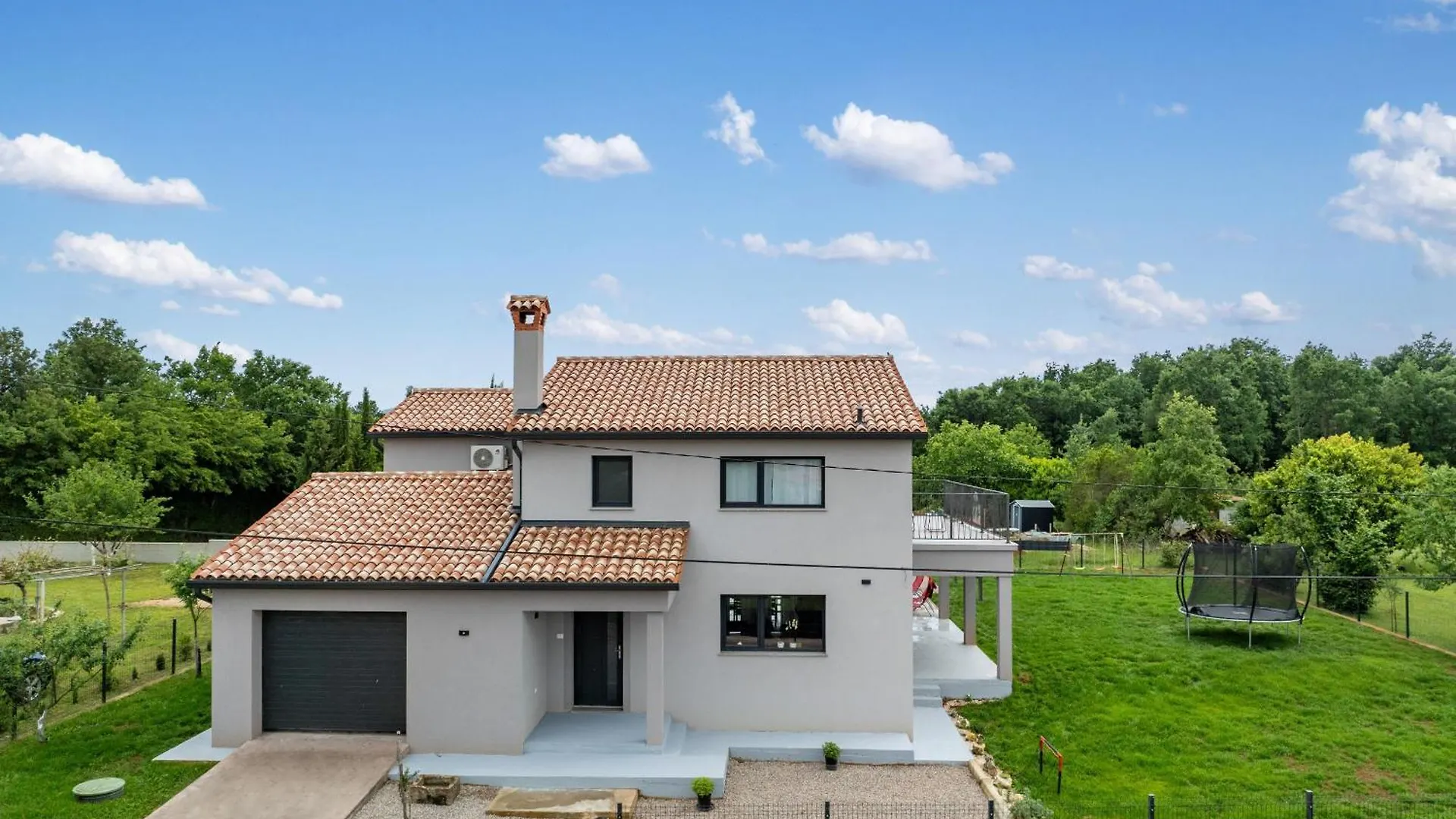 Villa Family Love Mit Garten Und Spielplatz Mali Turini Casa de Férias