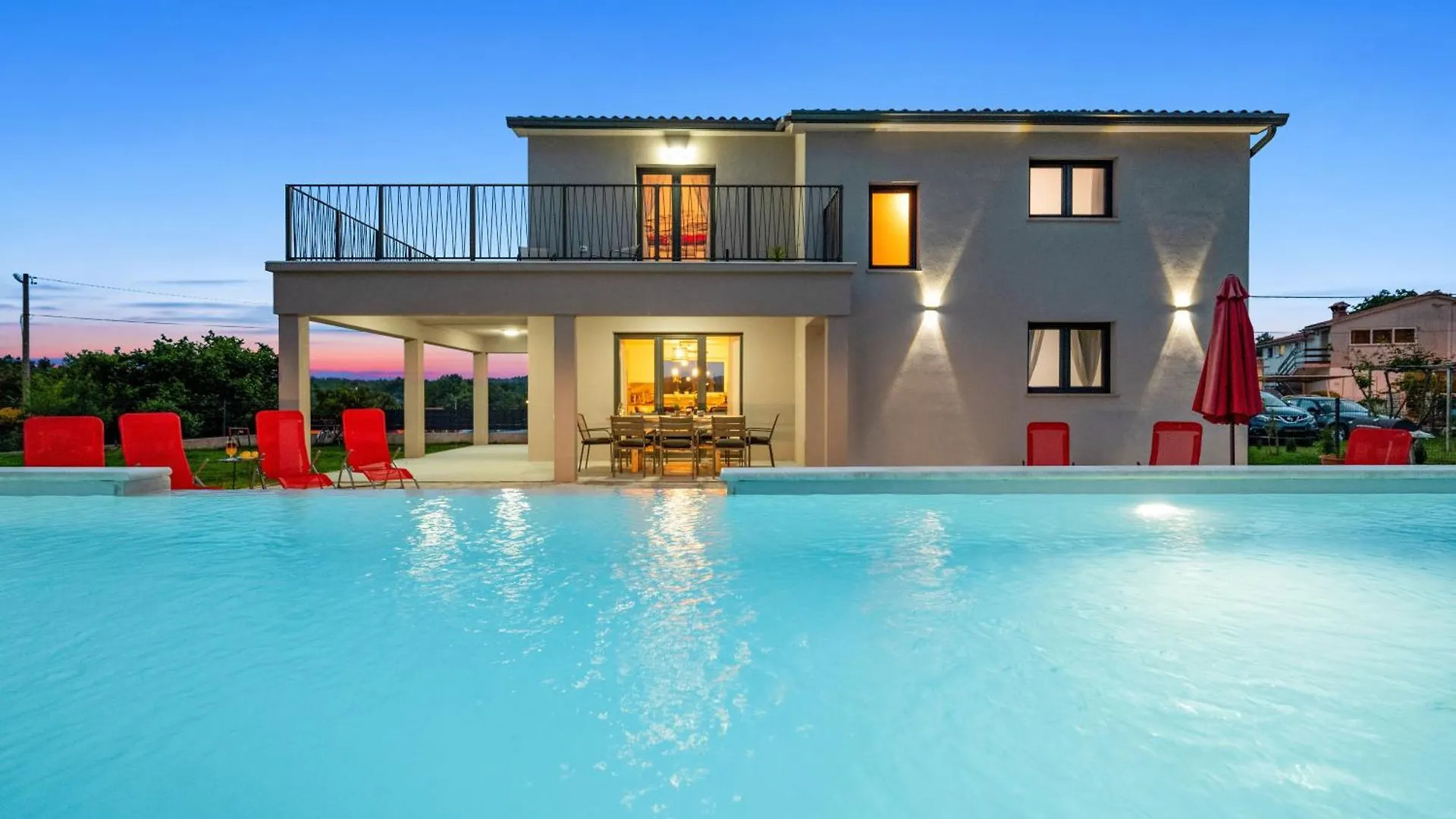 Villa Family Love Mit Garten Und Spielplatz Mali Turini Croácia